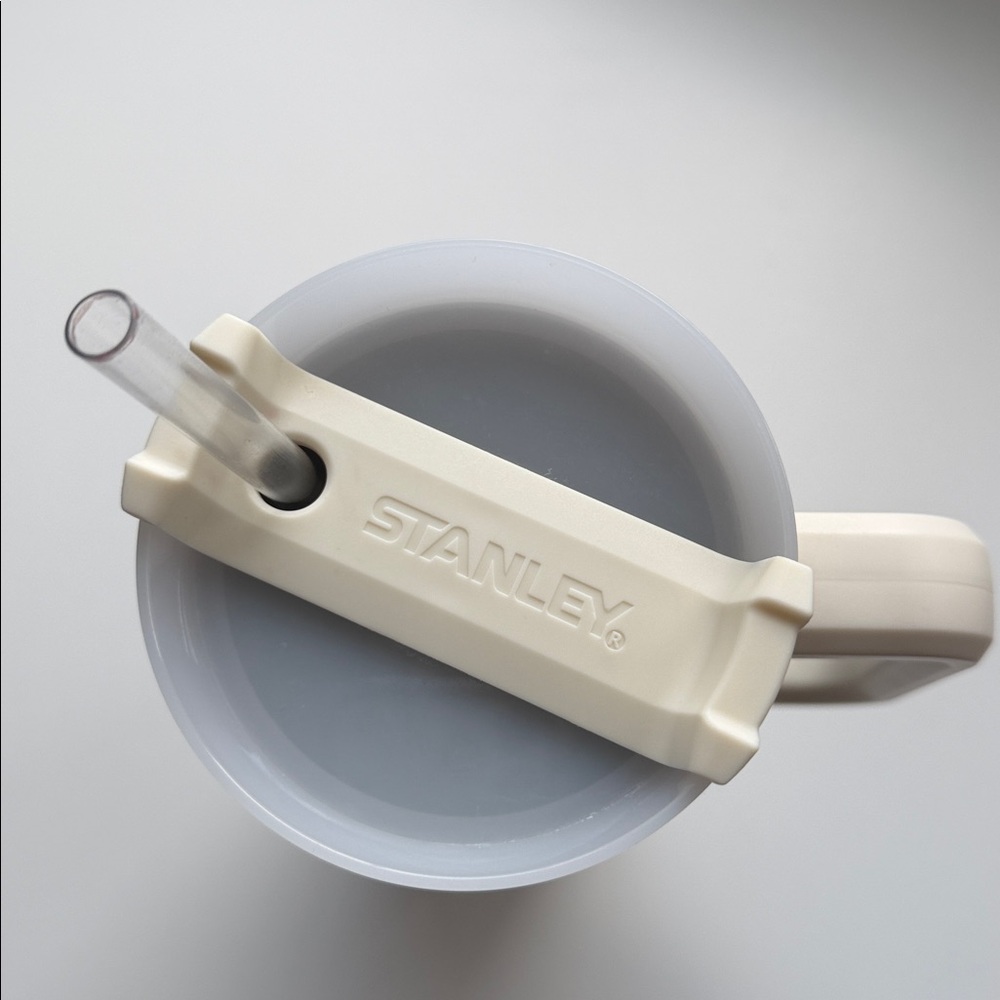 Stanley 40 oz Quencher – Cream Floral Artist Edition (2022, Glynn Rosenberg) - Picture 6 of 16